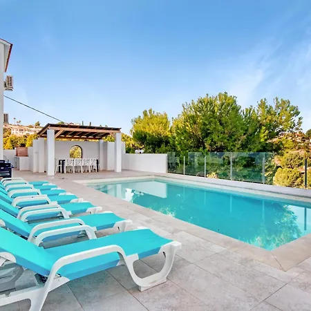 Papagayo Villa *